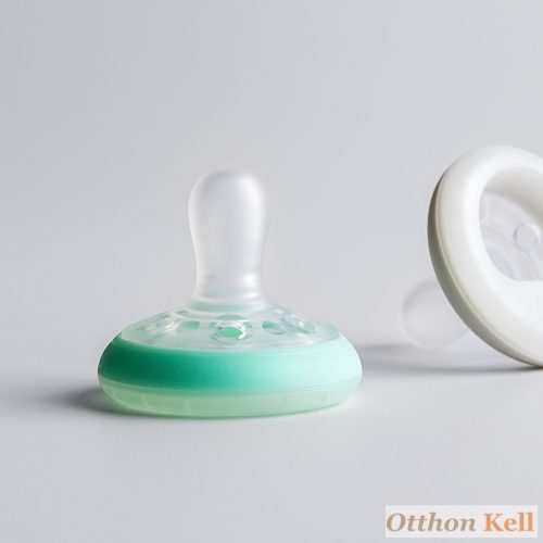 Tommee Tippee Breastlike anyamell formájú éjszakai cumi 0-6 2 db