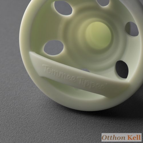 Tommee Tippee  Breastlike anyamell formájú szilikon cumi 0-6 hó, BPA-mentes, almazöld-banánsárga, 2 db