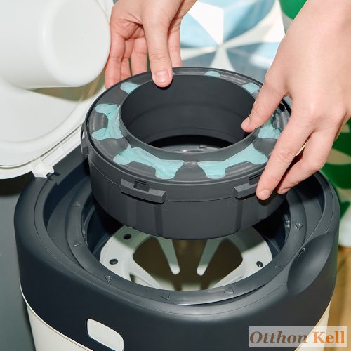 Tommee Tippee pelenkacsomagoló Twist and Click fehér