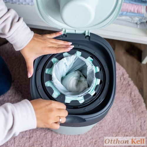 Tommee Tippee pelenkacsomagoló Twist and Click kék